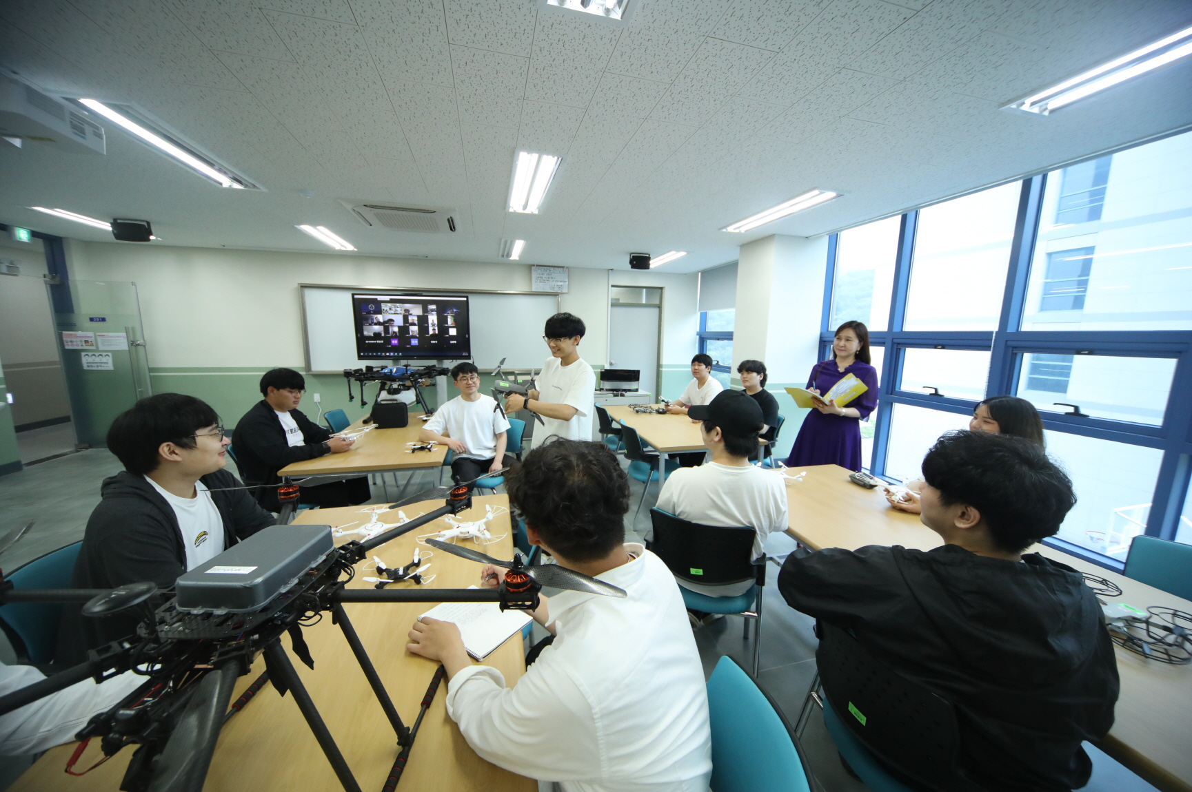 실내(대면과 비대면 함께한) 수업 장면들 2